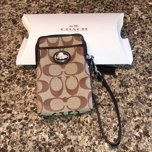 Coach wristlet wallet
